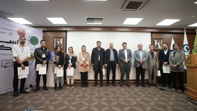 آغاز فصل نوین نوآوری در گروه صنعتی گلرنگ؛ اولین استارتاپ ویکند تخصصی با همراهی چیکن فامیلی و گلرنگ ونچرز برگزار شد